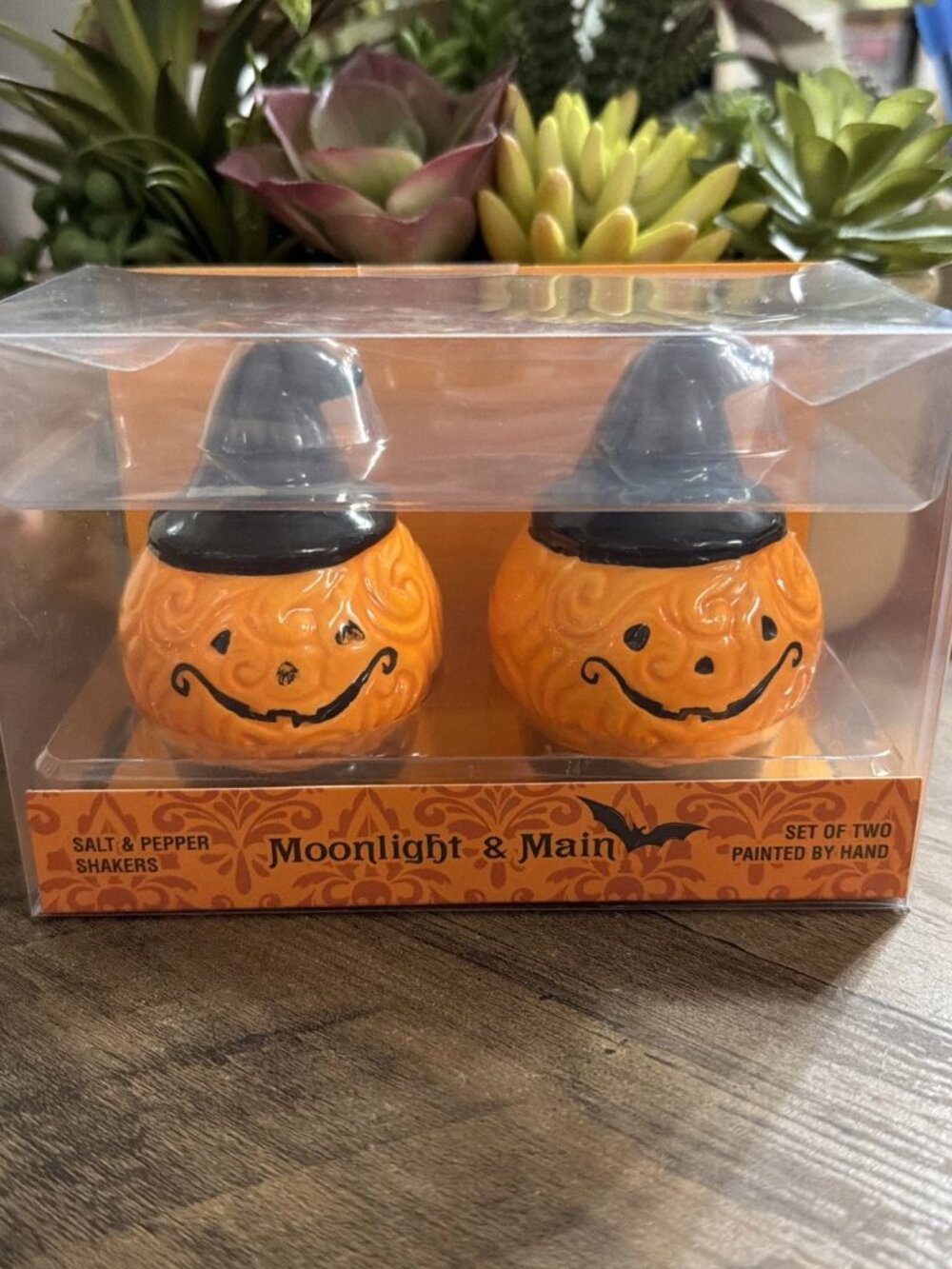Moonlight & Main Halloween Pumpkin Witch Hat Salt & Pepper Shakers